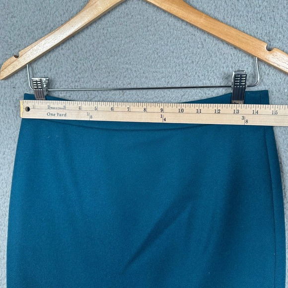 J.Crew 100% Wool Pencil Skirt Teal Size 4 Lined Career Office Classic Minimalist - Picture 2 of 6